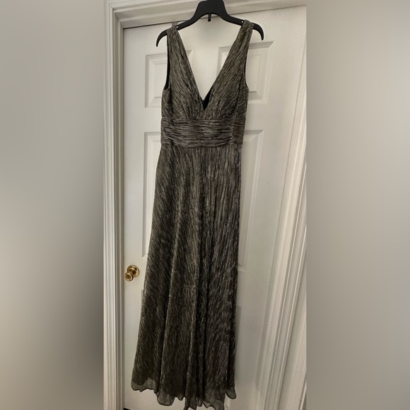 Metallic V-Neck Sleeveless Gown - Picture 2 of 4